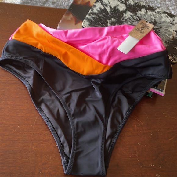 Nwt Pink rash guard swimwear set - Picture 2 of 11